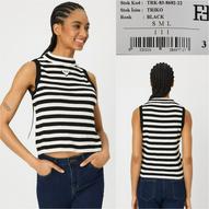 sleeveless T-shirt