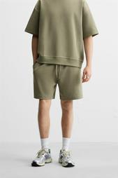 INTERLOCK TEXTURED BERMUDA SHORTS