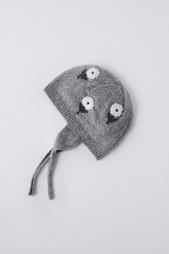 EMBROIDERED KNIT BONNET