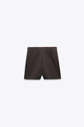 SKORT WITH SLIT AT THE HEM