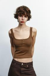 STRAPPY TOP WITH CLASPS