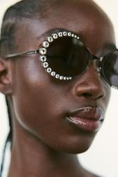 OVAL DIAMANTÉ SUNGLASSES