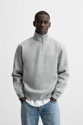 BASIC QUARTER ZIP SWEATSHIRT