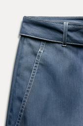 SHORTS WITH CONTRAST TOPSTITCHING AND BELT