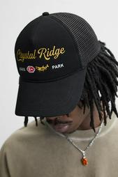 CAP WITH CONTRAST EMBROIDERY